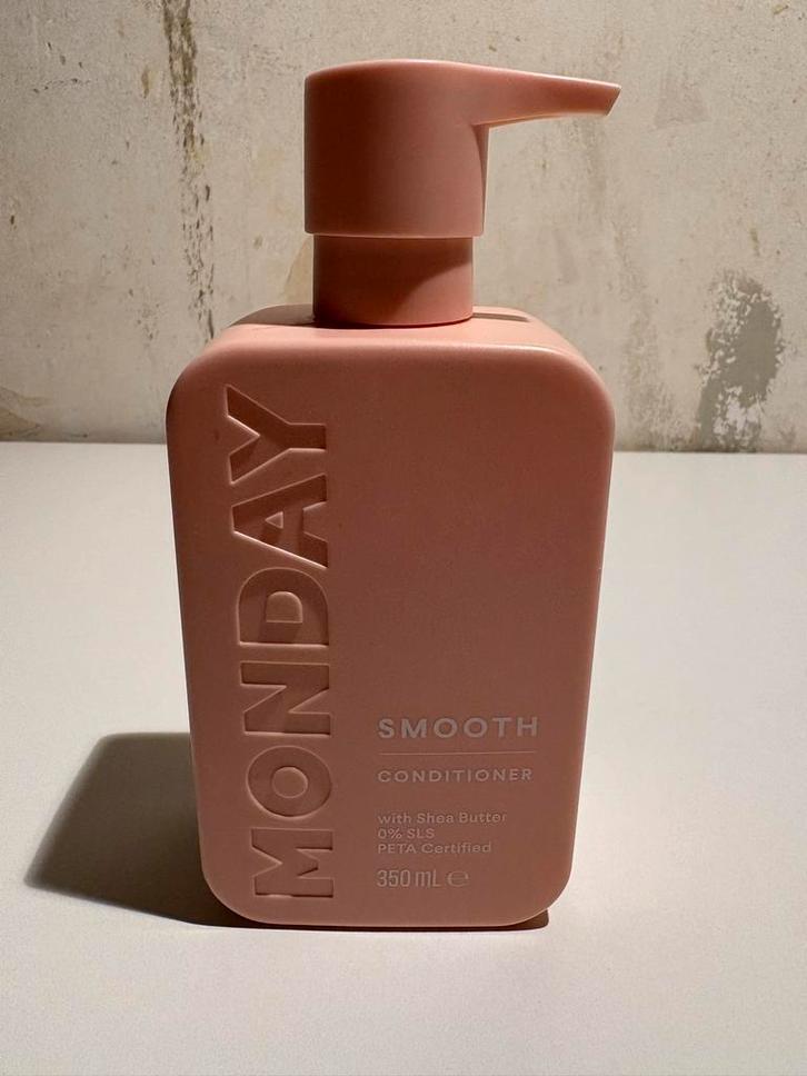 Monday Smooth Conditioner With Shea Butter 0% SLS Nieuw, Sieraden, Tassen en Uiterlijk, Uiterlijk | Haarverzorging, Nieuw, Shampoo of Conditioner