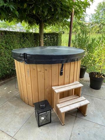 Geïsoleerde hottub cover | Maat 1.75m en 2m | Life & Tubs beschikbaar voor biedingen