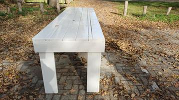 Witte Houten Tafel beschikbaar voor biedingen