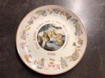 Beatrix Potter Kerst Bord Peter Rabbit Konijn MerryChristmas, Ophalen of Verzenden, Zo goed als nieuw, Porselein, Bord of Schaal