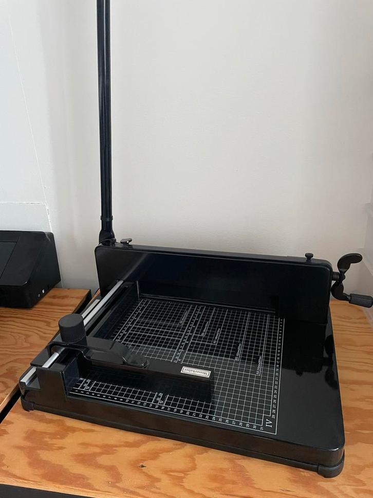 Professionele Papiersnijder / Guillotine - A4, 400 vel, Hobby en Vrije tijd, Knutselen, Gebruikt, Overige typen, Ophalen