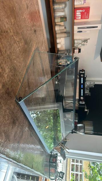 Brood beschermer  beschikbaar voor biedingen