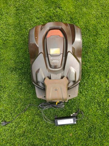 Husqvarna Automower 330x - 3000m2 Najaarsopruiming! beschikbaar voor biedingen