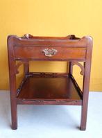 Vintage mahoniehouten bijzettafeltje met lade, 2 etages, Gebruikt, Vintage, Ophalen of Verzenden, Nvt