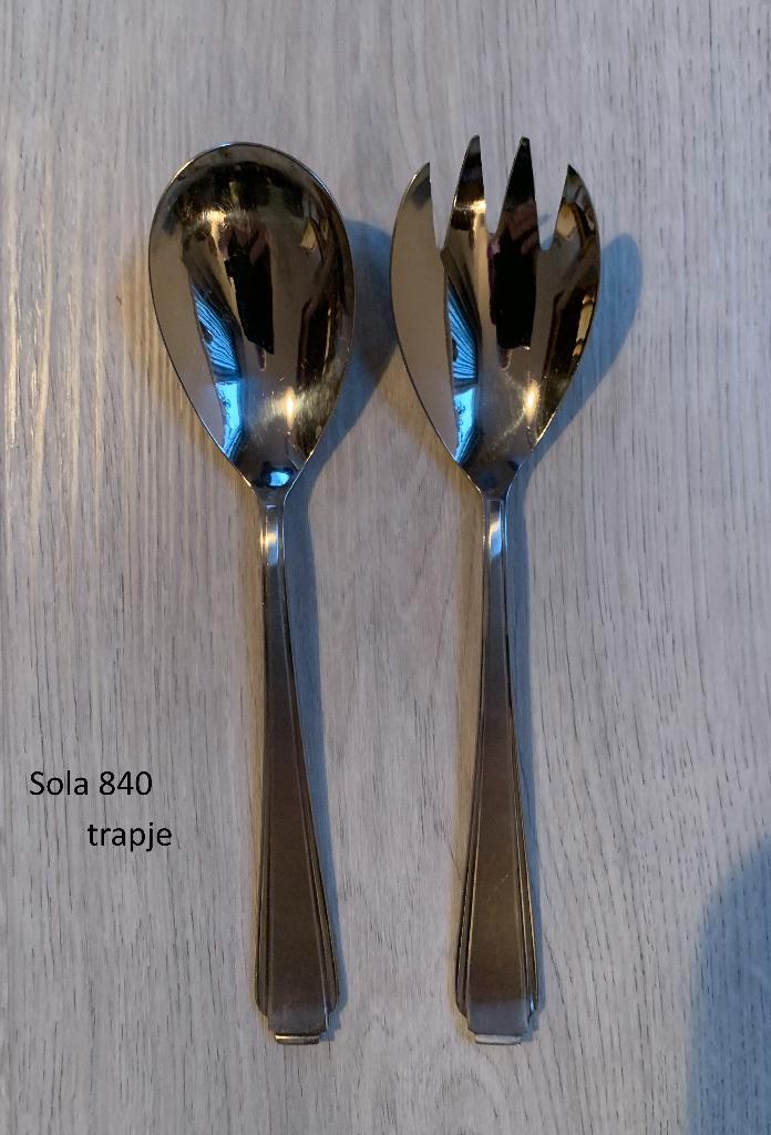 Sola 840 trapje, slacouvert, slabestek ANMB, lepel + vork, Huis en Inrichting, Keuken | Bestek, Zo goed als nieuw, Rvs of Chroom