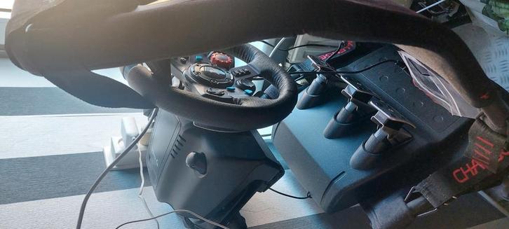 Logitech G29 racestuur met pedalen en pook, Spelcomputers en Games, Spelcomputers | Sony PlayStation Consoles | Accessoires, Zo goed als nieuw