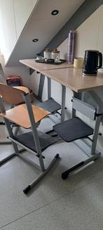 2 werk/-tekentafels met stoelen te koop aangeboden, Huis en Inrichting, Bureaus, Gebruikt, Ophalen