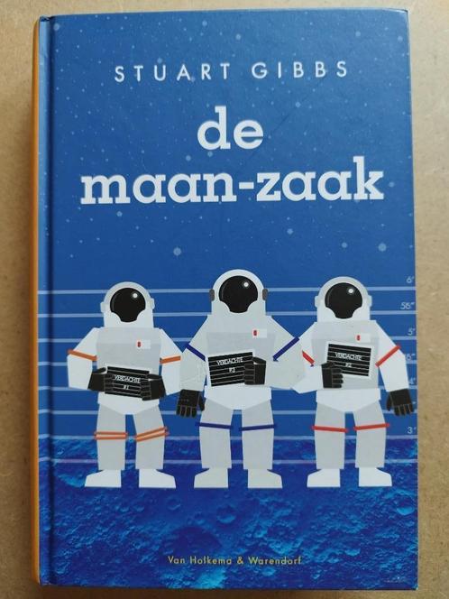 Stuart Gibbs - De maan-zaak, Boeken, Kinderboeken | Jeugd | 10 tot 12 jaar, Gelezen, Fictie, Ophalen of Verzenden