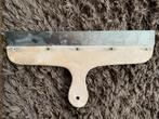 Spackmes gripmes strijkmes raclette rvs houten greep., Doe-het-zelf en Verbouw, Gereedschap | Handgereedschap, Ophalen, Zo goed als nieuw