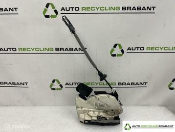 Portierslot Mechanisme Rechts Achter VW Polo 5K4839016E beschikbaar voor biedingen