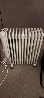 Delonghi electrische olieradiator 2500W + kantelbeveiliging, Ophalen, 30 tot 80 cm, Kachel, Zo goed als nieuw