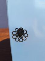 Vintage wit medicijnkastje, kastje met metalen knopje, Gebruikt, Vintage, Ophalen of Verzenden, Nvt