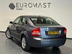 Volvo S40 1.8 Kinetic Airco Cruise Nap Nieuwe Apk, Auto's, Volvo, Voorwielaandrijving, Gebruikt, 4 cilinders, 700 kg
