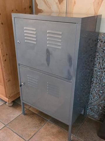 2 lockerkasten beschikbaar voor biedingen