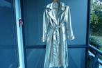 Felglimmende goudkleurige trenchcoat maat M. ZGAN 60 euro, Verzenden, Zo goed als nieuw, Maat 38/40 (M), Overige kleuren