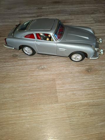 Blikken James Bond Aston Martin made in Japan hoort een  beschikbaar voor biedingen