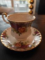 Royal Albert Old Country Roses Kop en Schotel, Huis en Inrichting, Keuken | Servies, Ophalen, Zo goed als nieuw, Overige stijlen