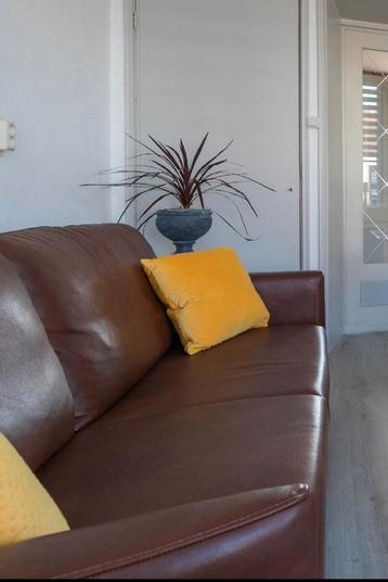 !! Sofa bruin leer zo goed als nieuw !! beschikbaar voor biedingen