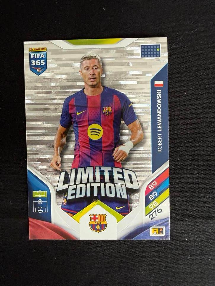 Panini FIFA 365 Adrenalyn XL Robert Lewandowski Limited Edit, Ophalen of Verzenden, Zo goed als nieuw, Losse kaart