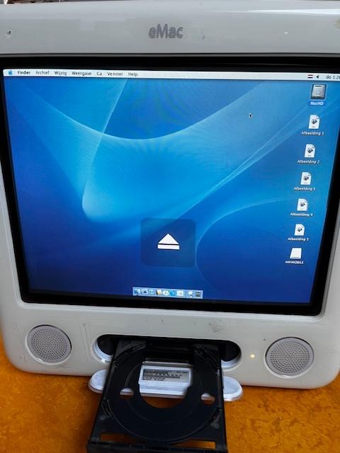 eMac PowerPc G4 (1.1), Ophalen, Apple