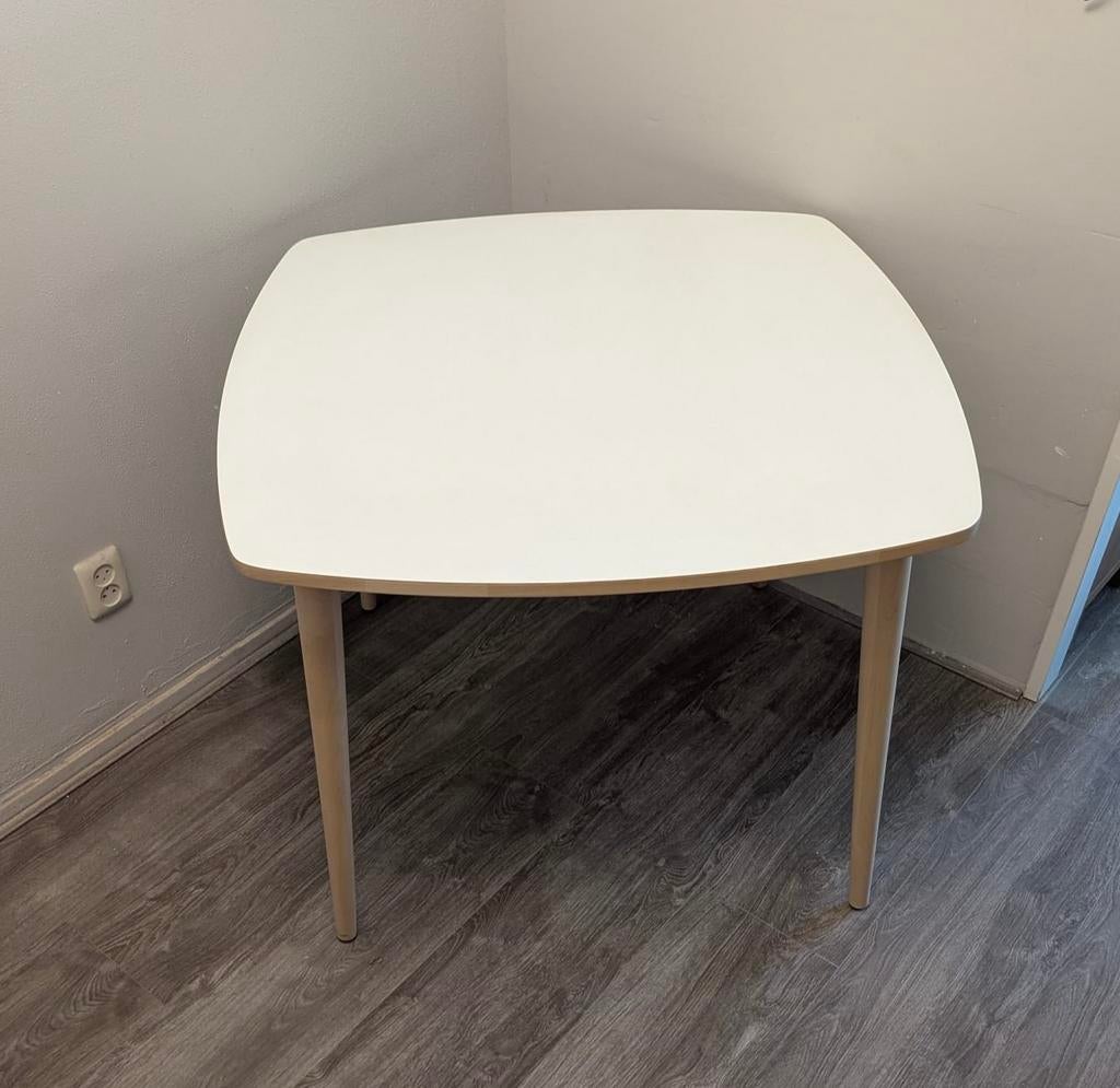 ikea eettafel wit / beuken combi, Huis en Inrichting, Tafels | Bijzettafels, Ophalen, Zo goed als nieuw, 75 cm of meer, 60 cm of meer