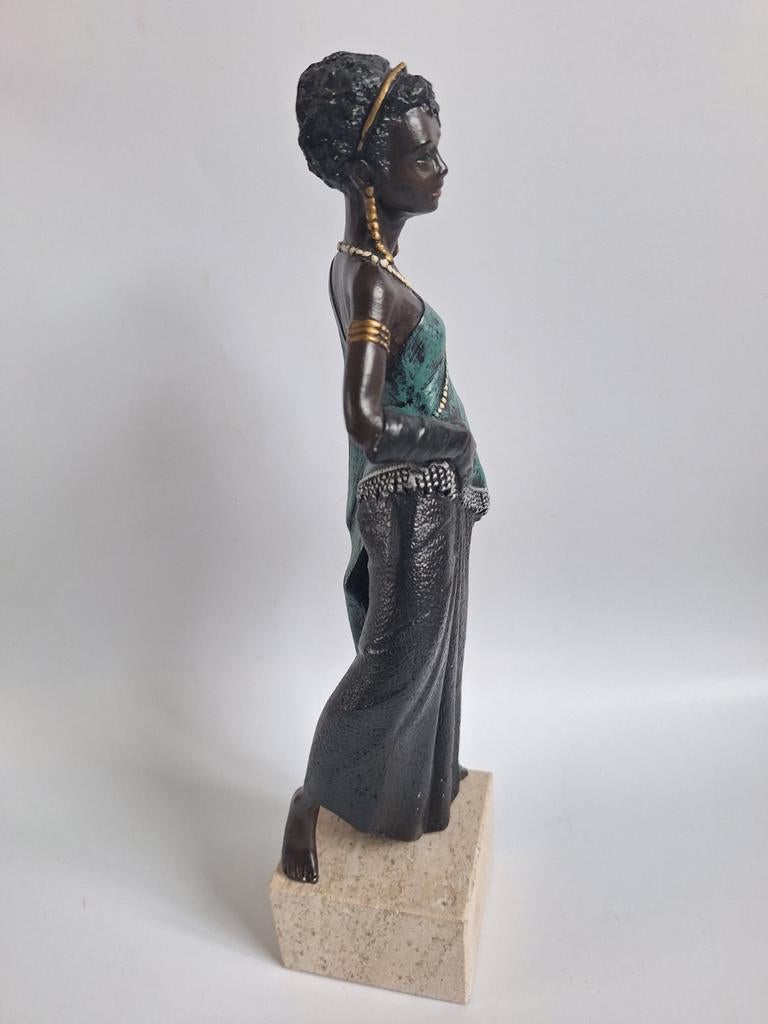 Mooi elegant beeldje van een Afrikaanse vrouw, Ophalen of Verzenden