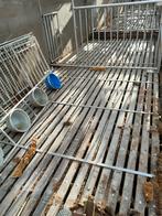 Hardhouten roosters.