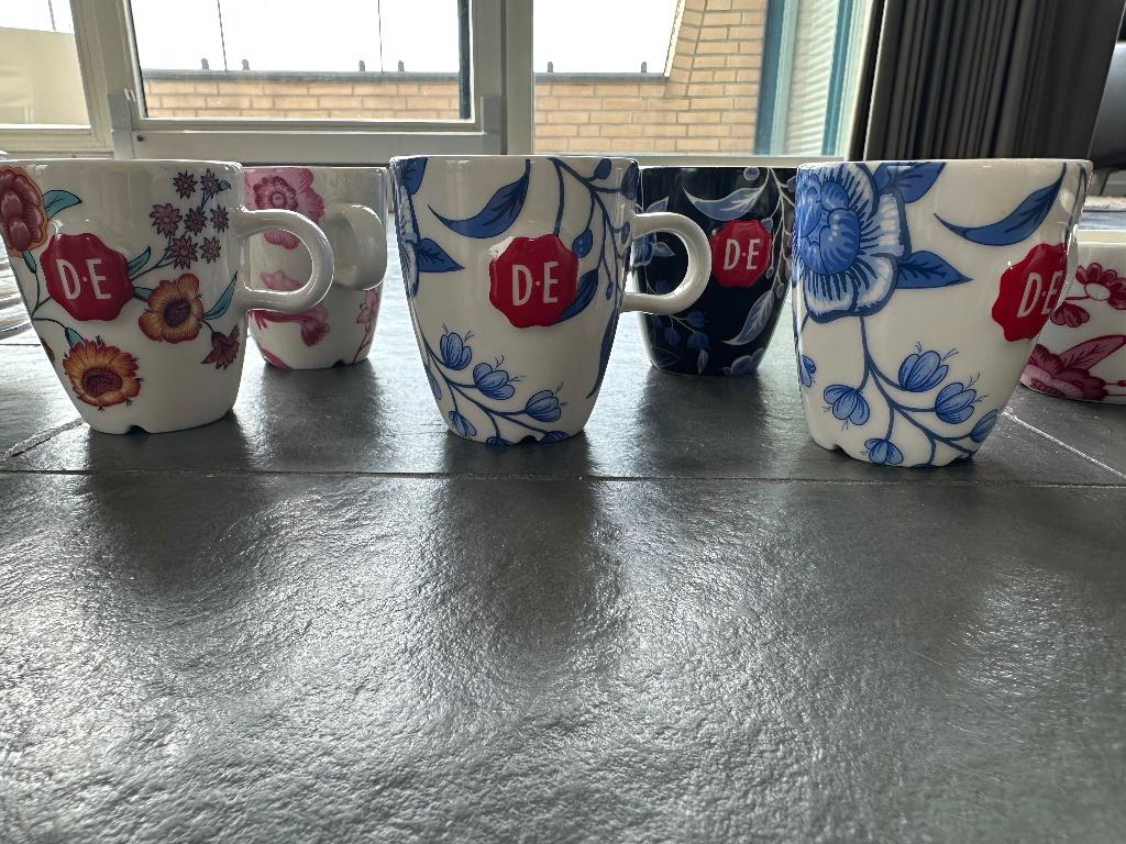 Hylper heritage 6 koffiekopjes met schotel en 2 mokken, Nieuw, Ophalen of Verzenden, Overige stijlen, Kop(pen) en/of Schotel(s)