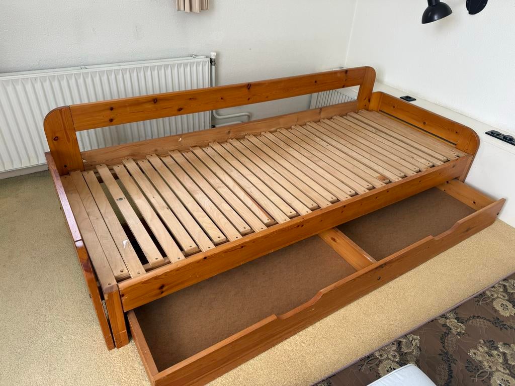 Houten Bedbank met Uitschuifbaar Bed en Nachtkastje, Huis en Inrichting, Slaapkamer | Bedden, Ophalen, 90 cm, Bruin, Tweepersoons