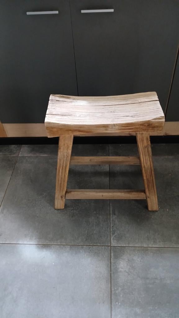 Houten krukje maat lg. 45cm br. 20cm hg.53cm, Huis en Inrichting, Ophalen of Verzenden, Hout