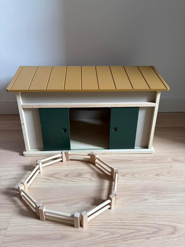 Liewood houten boerderij inclusief hekwerk, Ophalen, Zo goed als nieuw, Jongen of Meisje