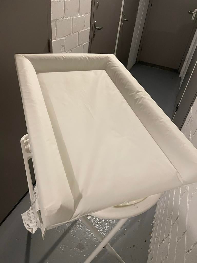 IKEA VÄDRA aankleedkussen - Zo goed als nieuw, Kinderen en Baby's, Badjes en Verzorging, Ophalen, Zo goed als nieuw, Aankleedkussen