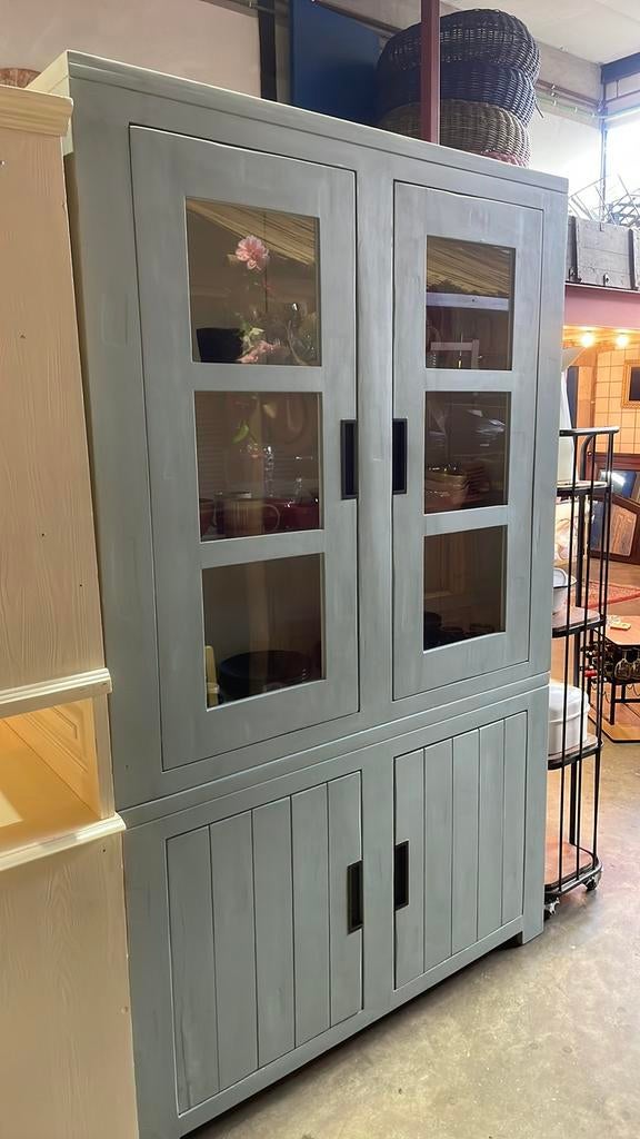 Landelijke kast VT Wonen adv lezen, Huis en Inrichting, Kasten | Buffetkasten, Ophalen of Verzenden, Zo goed als nieuw