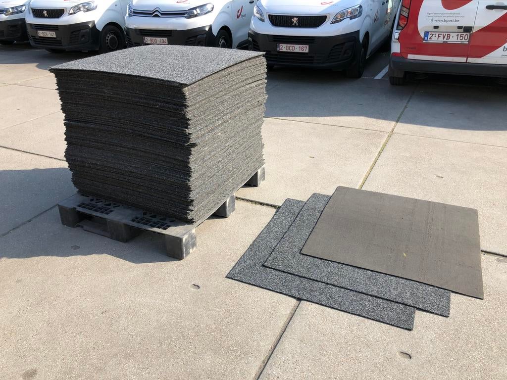 5000 m2 tapijttegels / vloerbekleding formaat 100x100, Huis en Inrichting, Stoffering | Vloerbedekking, Ophalen, Crème, 75 m² of meer