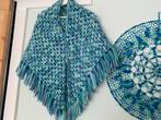 Gehaakte omslagdoek met bijpassende knopen, Ophalen of Verzenden, Zo goed als nieuw, Maat 42/44 (L), Blauw