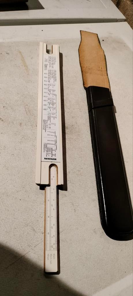 Nestler rekenliniaal met etui, Antiek en Kunst, Antiek | Gereedschap en Instrumenten, Ophalen of Verzenden