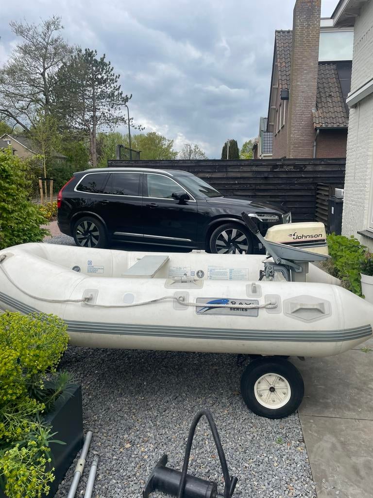 Rubberboot met johnson 4,5 pk, Watersport en Boten, Ophalen, Gebruikt, Motor en Techniek, Motorboot