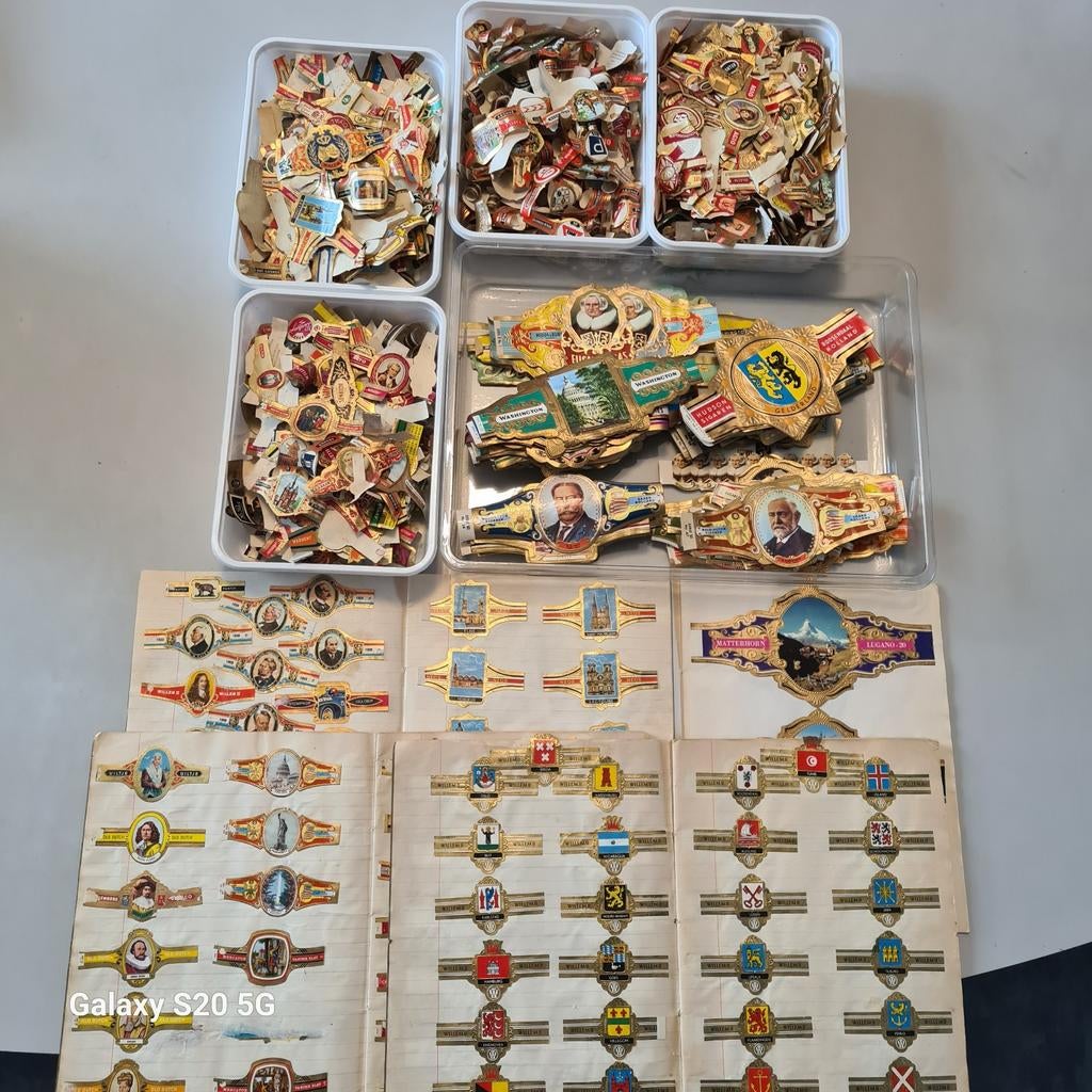 Verzameling sigarenbandjes met ca 100 grote banden, Ophalen of Verzenden, Gebruikt
