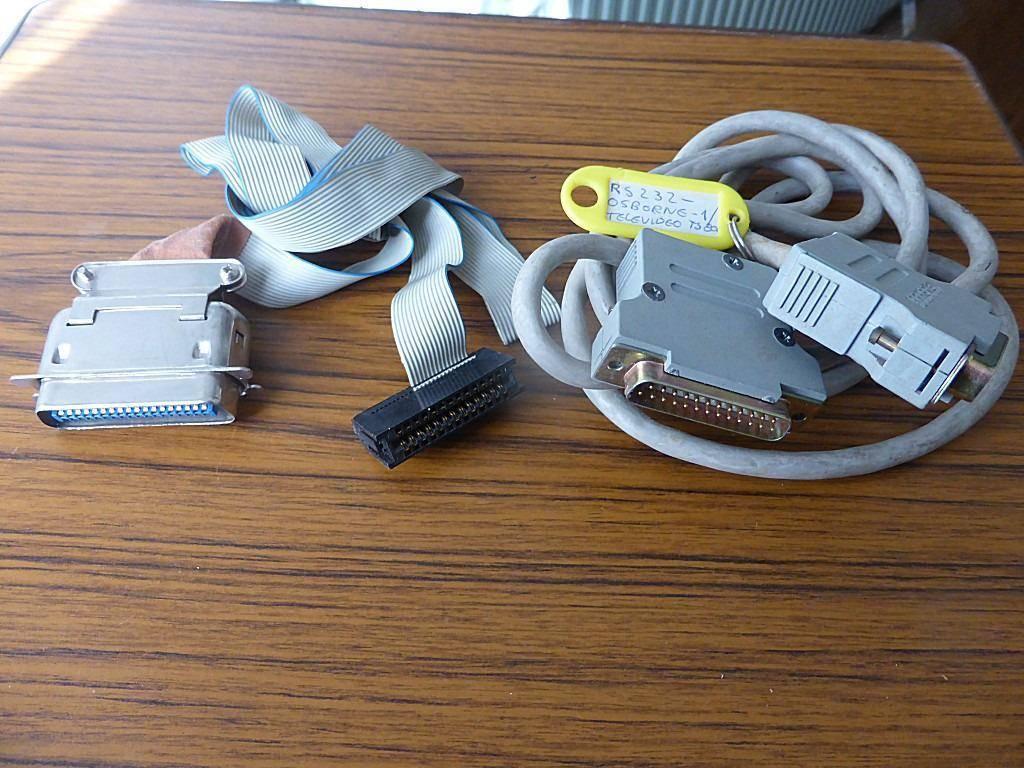 Twee kabels voor Osborne 1 CP/M computer - RS232 - centronic, Ophalen of Verzenden, Osborne