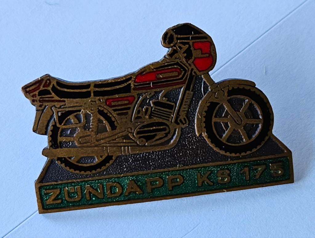 Zundapp KS 175 Motorfiets Pin Badge, Ophalen of Verzenden, Zo goed als nieuw, Motoren