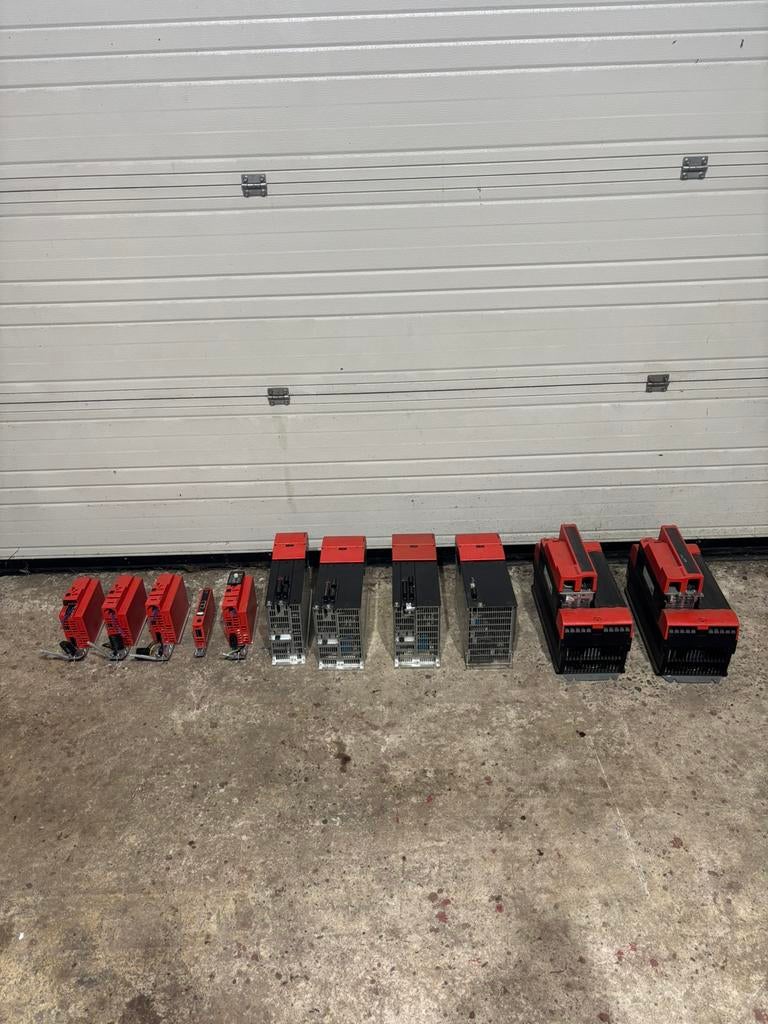 SEW frequentieregelaars, Servobesturingsmodulen, omvormers, Ophalen, Zo goed als nieuw