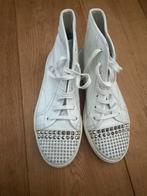 Gucci sneakers wit met zilveren studs - Maat 37, Ophalen of Verzenden, Zo goed als nieuw, Wit, Sneakers of Gympen