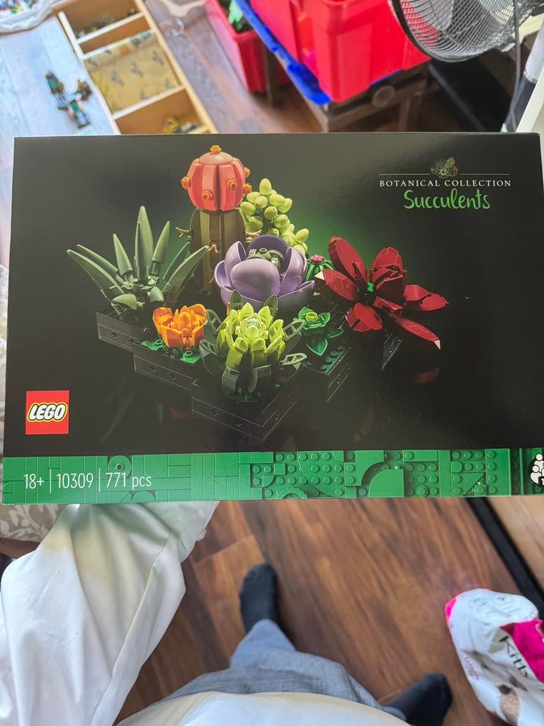 Lego 10309, Overige thema's, Lego, Nieuw, Ophalen of Verzenden
