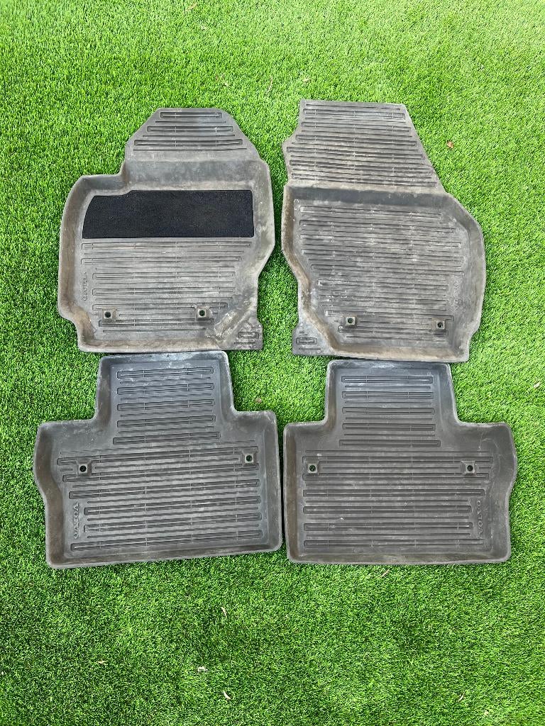 Volvo V70 XC70 2008-2016 Mattenset Rubber, Hoge Rand, Ophalen, Zo goed als nieuw