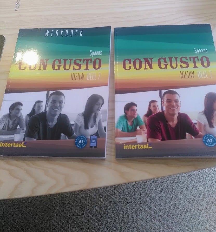 Spaans voor beginners. Con Gusto deel 2, Boeken, Ophalen of Verzenden, Zo goed als nieuw, Diverse auteurs, Non-fictie