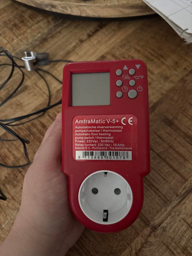 NIEUW V-5+ Pompschakelaar Vloerverwarming Thermostaat, Doe-het-zelf en Verbouw, Thermostaten, Ophalen, Nieuw