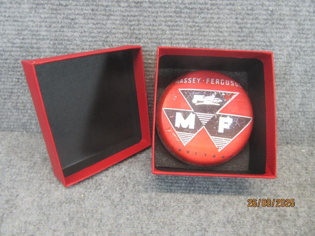 massey ferguson tractor landbouw  paperweight, Ophalen of Verzenden, Zo goed als nieuw, Tractor of Landbouw