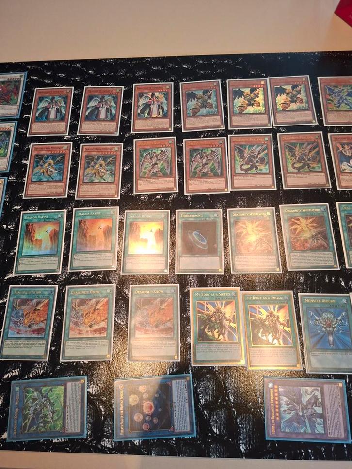 Compleet Dragunity Deck met Extra Deck, Hobby en Vrije tijd, Verzamelkaartspellen | Overige, Zo goed als nieuw, Speeldeck, Foil