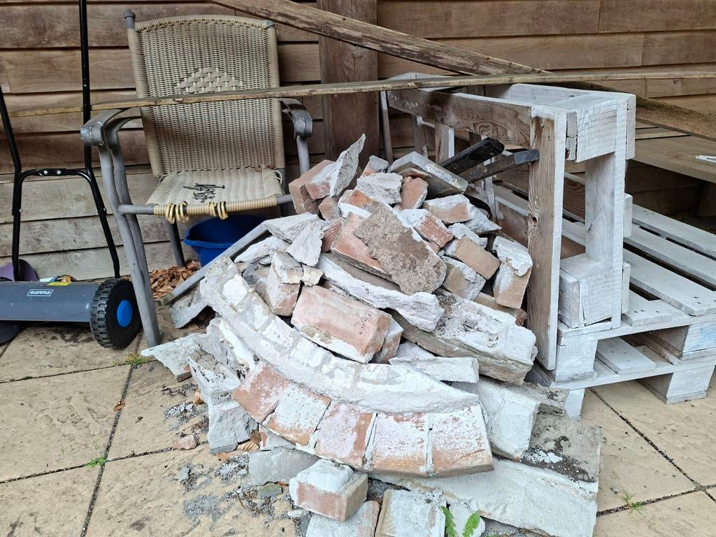 Bakstenen cement resten, Ophalen