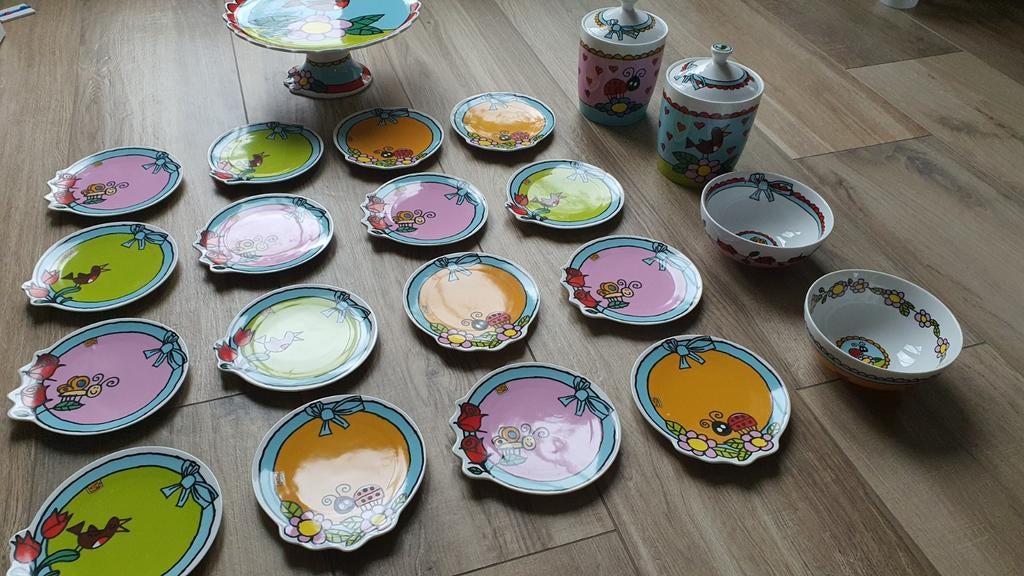 Babette gebaksservies met 16 bordjes en meer, Huis en Inrichting, Keuken | Servies, Ophalen, Gebruikt